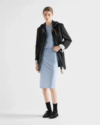 Τ-shirt από τζέρσεϊ σε oversized γραμμή