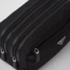 Θήκη ταξιδίου από Re-Nylon και δέρμα Saffiano Θήκη ταξιδίου από Re-Nylon και δέρμα Saffiano