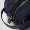 Θήκη ταξιδίου από Re-Nylon και δέρμα Saffiano Θήκη ταξιδίου από Re-Nylon και δέρμα Saffiano