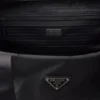 Τροχήλατη βαλίτσα από Re-Nylon και δέρμα Saffiano Τροχήλατη βαλίτσα από Re-Nylon και δέρμα Saffiano