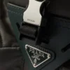 Τσάντα ώμου από Re-Nylon και δέρμα Τσάντα ώμου από Re-Nylon και δέρμα