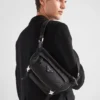 Τσάντα ώμου από Re-Nylon και δέρμα Saffiano Τσάντα ώμου από Re-Nylon και δέρμα Saffiano