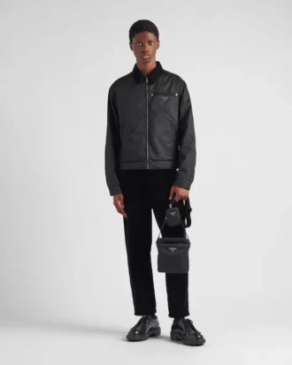Τσάντα ώμου από Re-Nylon και δέρμα Saffiano Τσάντα ώμου από Re-Nylon και δέρμα Saffiano