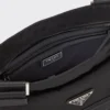 Τσάντα ώμου από Re-Nylon και δέρμα Saffiano Τσάντα ώμου από Re-Nylon και δέρμα Saffiano