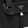 Τσάντα ώμου από Re-Nylon και δέρμα Saffiano Τσάντα ώμου από Re-Nylon και δέρμα Saffiano