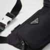 Τσάντα ώμου από Re-Nylon και δέρμα Saffiano Τσάντα ώμου από Re-Nylon και δέρμα Saffiano