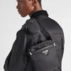 Τσάντα ώμου από Re-Nylon και δέρμα Saffiano Τσάντα ώμου από Re-Nylon και δέρμα Saffiano