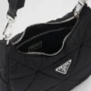 Τσάντα ώμου με επένδυση από Re-Nylon Τσάντα ώμου με επένδυση από Re-Nylon