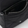 Τσάντα ώμου με επένδυση από Re-Nylon Τσάντα ώμου με επένδυση από Re-Nylon