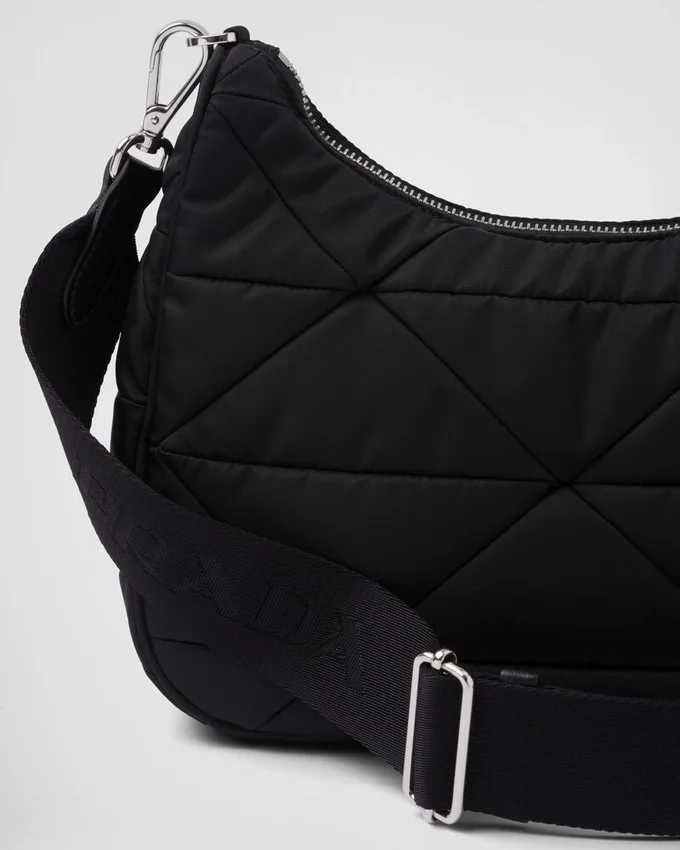 Τσάντα ώμου με επένδυση από Re-Nylon Τσάντα ώμου με επένδυση από Re-Nylon