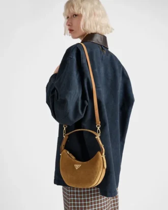 Τσάντα ώμου Prada Arqua από σουέτ Τσάντα ώμου Prada Arqua από σουέτ
