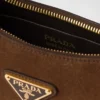 Τσάντα ώμου Prada Arqua από σουέτ Τσάντα ώμου Prada Arqua από σουέτ