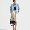Τσάντα ώμου Prada Explore Medium από δέρμα Nappa με πτερύγιο Τσάντα ώμου Prada Explore Medium από δέρμα Nappa με πτερύγιο