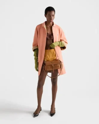 Τσάντα ώμου Prada Explore Medium από δέρμα Nappa με πτερύγιο