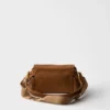 Τσάντα ώμου Prada Explore Medium από δέρμα Nappa με πτερύγιο Τσάντα ώμου Prada Explore Medium από δέρμα Nappa με πτερύγιο