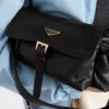 Τσάντα ώμου Prada Explore Medium από δέρμα Nappa με πτερύγιο Τσάντα ώμου Prada Explore Medium από δέρμα Nappa με πτερύγιο