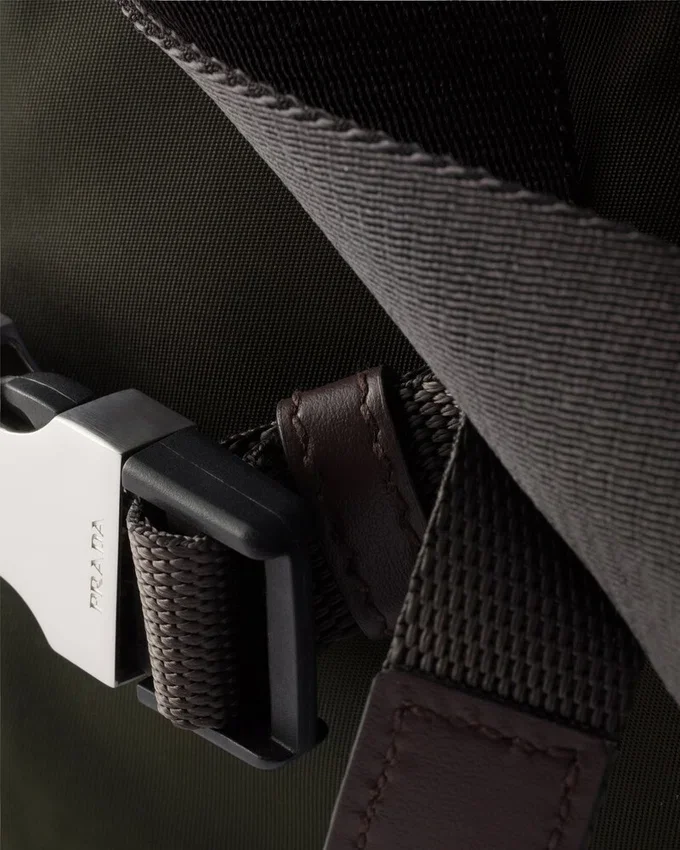 Τσάντα ώμου Prada Speedrock από Re-Nylon και δέρμα Τσάντα ώμου Prada Speedrock από Re-Nylon και δέρμα