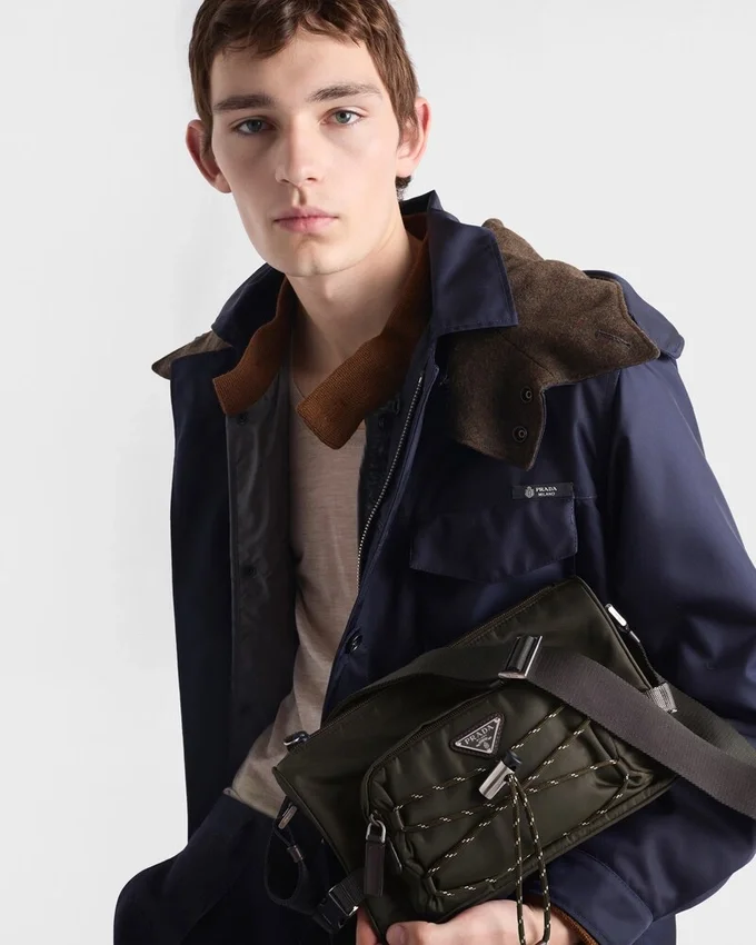 Τσάντα ώμου Prada Speedrock από Re-Nylon και δέρμα Τσάντα ώμου Prada Speedrock από Re-Nylon και δέρμα