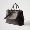 Τσάντα Prada από δέρμα Nappa με αγκράφα και ζώνη