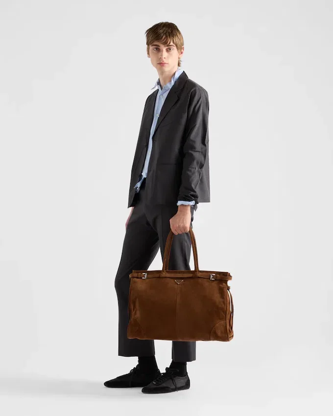 Τσάντα Prada Bonnie από σουέτ Τσάντα Prada Bonnie από σουέτ