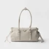 Τσάντα Prada Bonnie Medium από δέρμα με παλαιωμένη όψη Τσάντα Prada Bonnie Medium από δέρμα με παλαιωμένη όψη