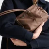 Τσάντα Prada Bonnie Medium από δέρμα με παλαιωμένη όψη Τσάντα Prada Bonnie Medium από δέρμα με παλαιωμένη όψη