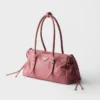 Τσάντα Prada Bonnie Medium από δέρμα με παλαιωμένη όψη Τσάντα Prada Bonnie Medium από δέρμα με παλαιωμένη όψη