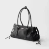 Τσάντα Prada Bonnie Medium από δέρμα με παλαιωμένη όψη Τσάντα Prada Bonnie Medium από δέρμα με παλαιωμένη όψη