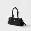 Τσάντα Prada Bonnie Medium από σουέτ Τσάντα Prada Bonnie Medium από σουέτ