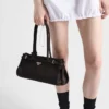Τσάντα Prada Bonnie Medium από σουέτ Τσάντα Prada Bonnie Medium από σουέτ