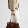 Τσάντα Prada Bonnie Medium από σουέτ Τσάντα Prada Bonnie Medium από σουέτ