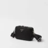 Τσάντα Prada Brique από Re-Nylon και δέρμα Saffiano Τσάντα Prada Brique από Re-Nylon και δέρμα Saffiano
