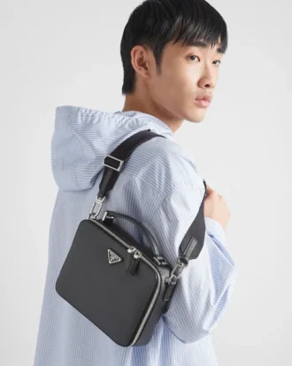 Τσάντα Prada Brique Medium από δέρμα Saffiano Τσάντα Prada Brique Medium από δέρμα Saffiano