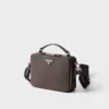 Τσάντα Prada Brique Medium από δέρμα Saffiano Τσάντα Prada Brique Medium από δέρμα Saffiano