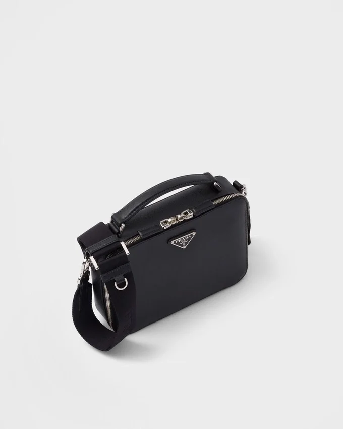 Τσάντα Prada Brique Medium από δέρμα Saffiano Τσάντα Prada Brique Medium από δέρμα Saffiano