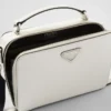 Τσάντα Prada Brique Medium από δέρμα Saffiano Τσάντα Prada Brique Medium από δέρμα Saffiano