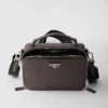 Τσάντα Prada Brique Medium από δέρμα Saffiano Τσάντα Prada Brique Medium από δέρμα Saffiano