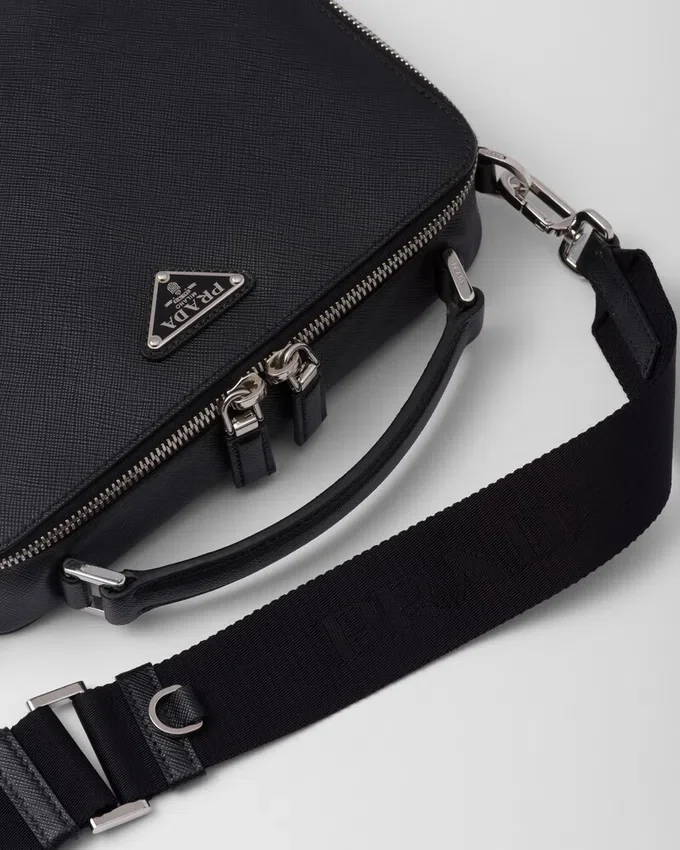 Τσάντα Prada Brique Medium από δέρμα Saffiano Τσάντα Prada Brique Medium από δέρμα Saffiano