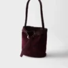 Τσάντα Prada Buckle Belted Suede Bucket Τσάντα Prada Buckle Belted Suede Bucket
