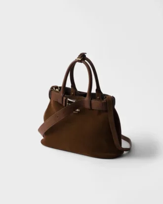 Τσάντα Prada Buckle Medium από σουέτ με ζώνη