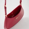 Τσάντα Prada Cleo από λουστρίνι Τσάντα Prada Cleo από λουστρίνι