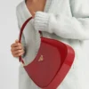 Τσάντα Prada Cleo από λουστρίνι Τσάντα Prada Cleo από λουστρίνι
