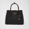 Τσάντα Prada Double Medium από δέρμα Saffiano Τσάντα Prada Double Medium από δέρμα Saffiano