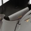 Τσάντα Prada Double Medium από δέρμα Saffiano Τσάντα Prada Double Medium από δέρμα Saffiano
