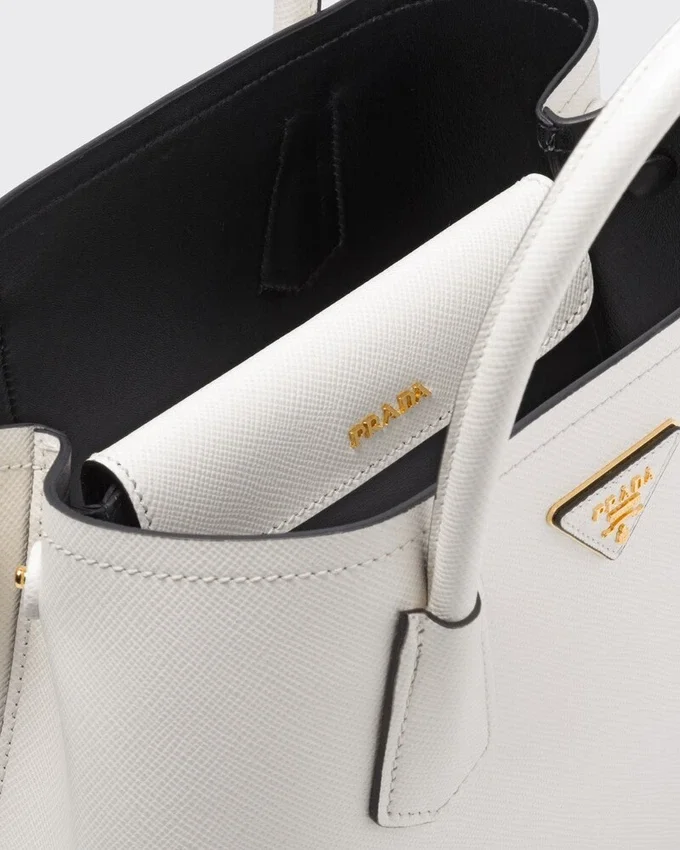 Τσάντα Prada Double Medium από δέρμα Saffiano Τσάντα Prada Double Medium από δέρμα Saffiano