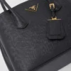 Τσάντα Prada Double Medium από δέρμα Saffiano Τσάντα Prada Double Medium από δέρμα Saffiano