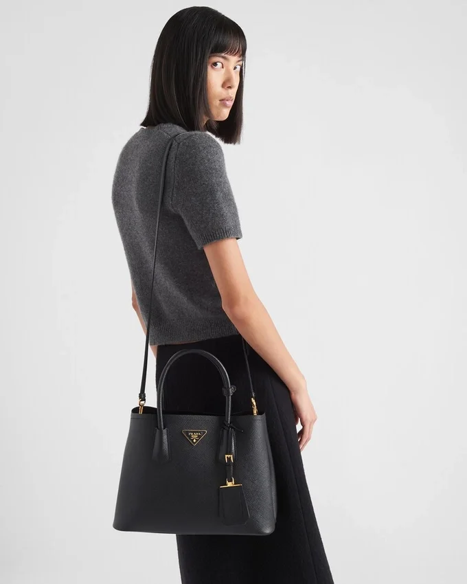 Τσάντα Prada Double Medium από δέρμα Saffiano Τσάντα Prada Double Medium από δέρμα Saffiano