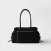 Τσάντα Prada Explore Medium από Re-Nylon και δέρμα Τσάντα Prada Explore Medium από Re-Nylon και δέρμα