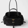 Τσάντα Prada Explore Medium από Re-Nylon και δέρμα Τσάντα Prada Explore Medium από Re-Nylon και δέρμα