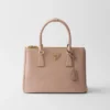 Τσάντα Prada Galleria Medium από δέρμα Saffiano Τσάντα Prada Galleria Medium από δέρμα Saffiano